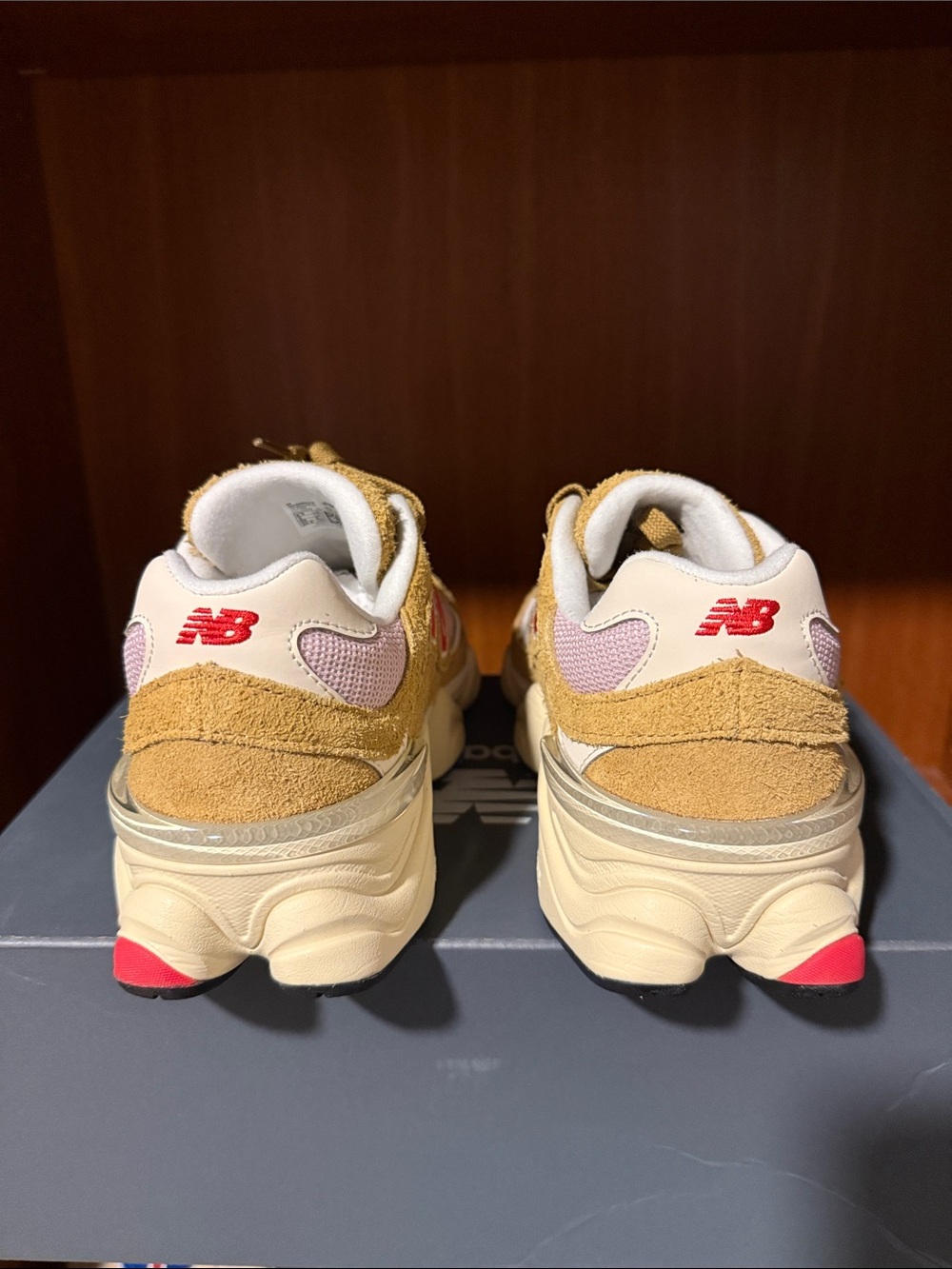 New Balance 9060 - Picture 4 of 4